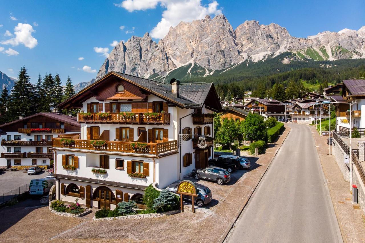 Hotel Natale กอร์ตินาดัมเปซโซ ภายนอก รูปภาพ