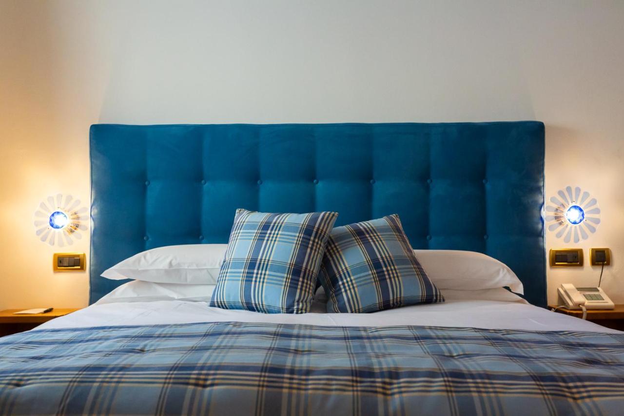 Hotel Natale กอร์ตินาดัมเปซโซ ภายนอก รูปภาพ