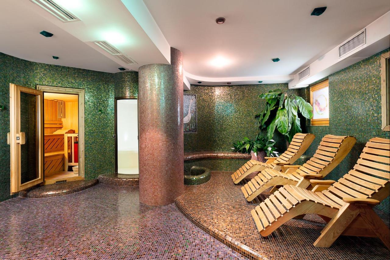 Hotel Natale กอร์ตินาดัมเปซโซ ภายนอก รูปภาพ