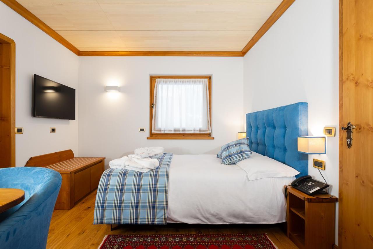 Hotel Natale กอร์ตินาดัมเปซโซ ภายนอก รูปภาพ