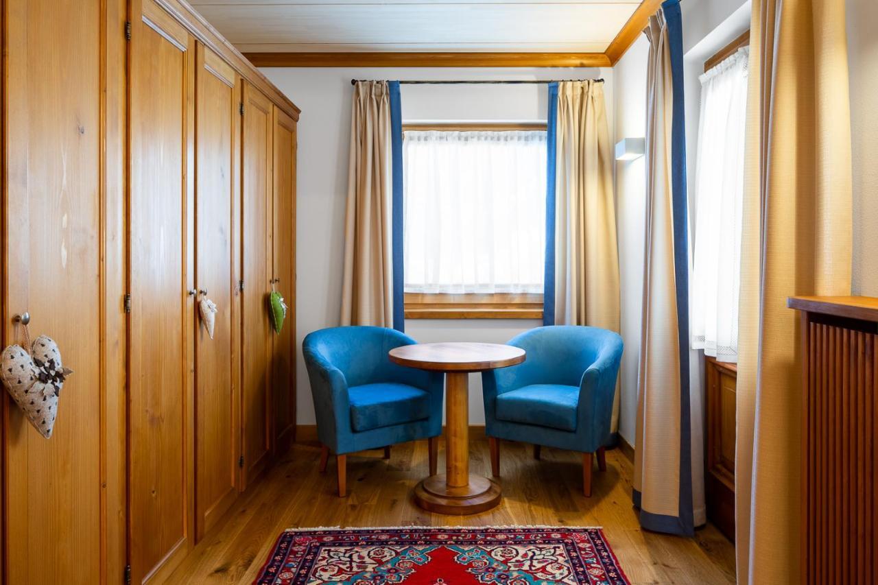 Hotel Natale กอร์ตินาดัมเปซโซ ภายนอก รูปภาพ
