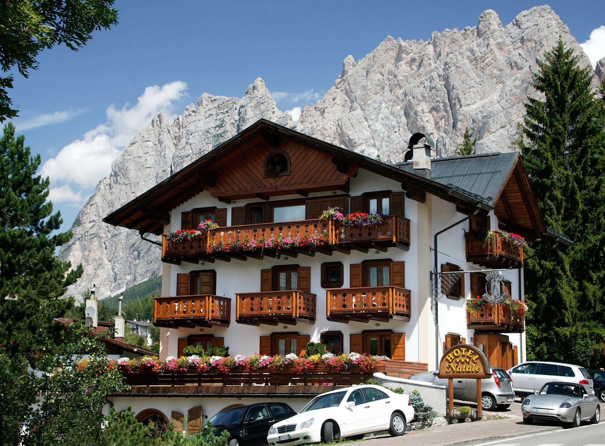 Hotel Natale กอร์ตินาดัมเปซโซ ภายนอก รูปภาพ